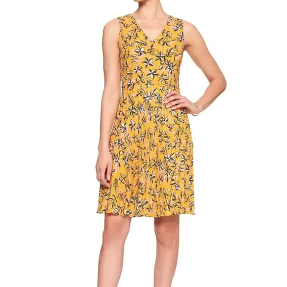 Banana Republic Floral Print Yellow V Neck Pleat Dress Size 0 EUC - Picture 1 of 3